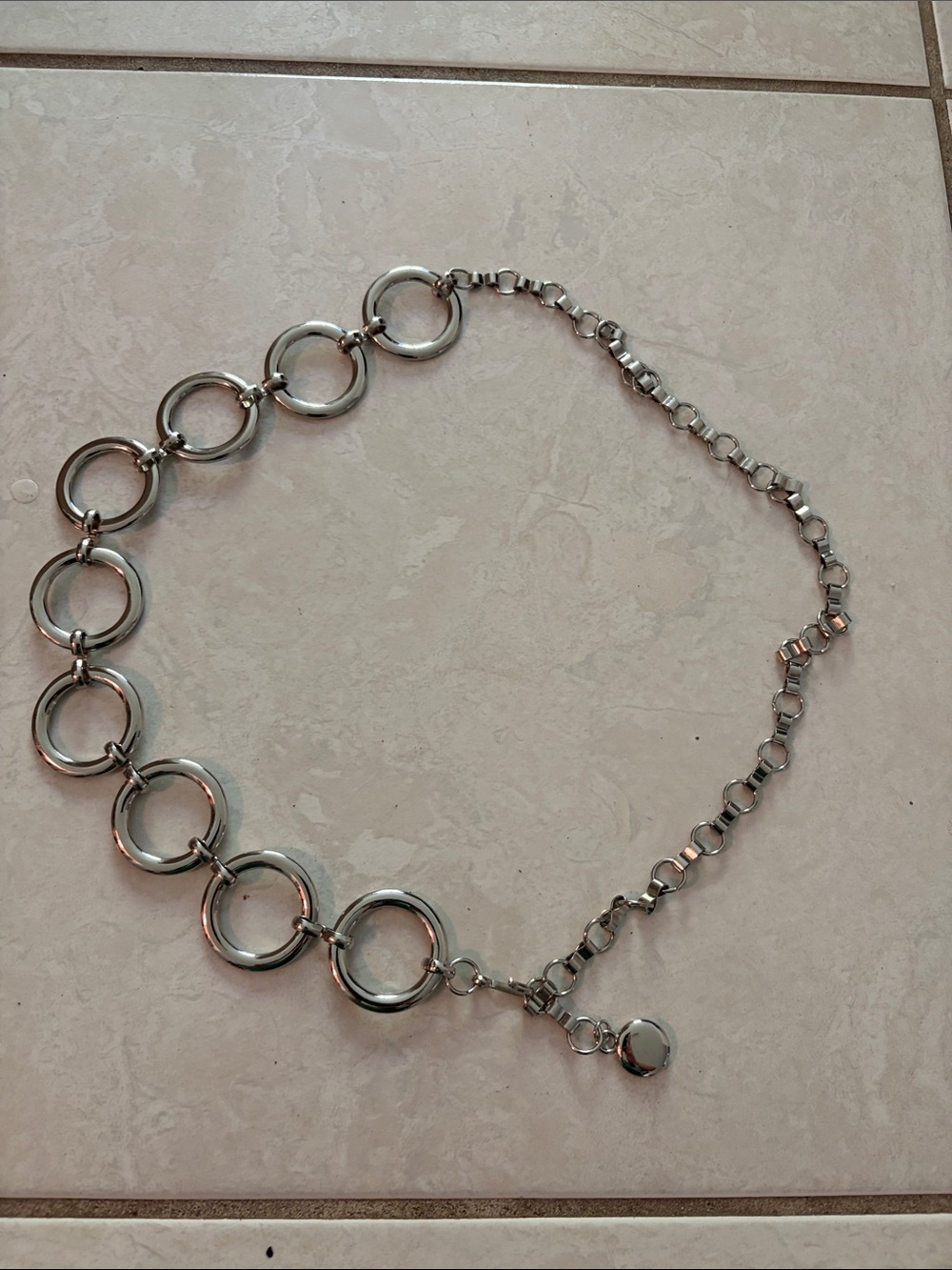 Women’s Silver-Tone Link Circle Necklace - Elegant Chain Statement